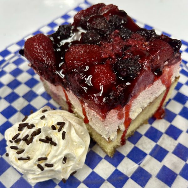 Eine Waldbeeren Torte