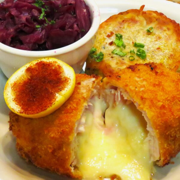 Hühner Schnitzel „Cordon Bleu” 