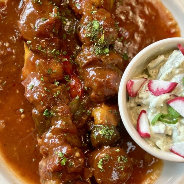 Fränkischer Schaschlik mit Sonja’s gemischtem Salat und kühlem Kräuter Kartoffelsalat