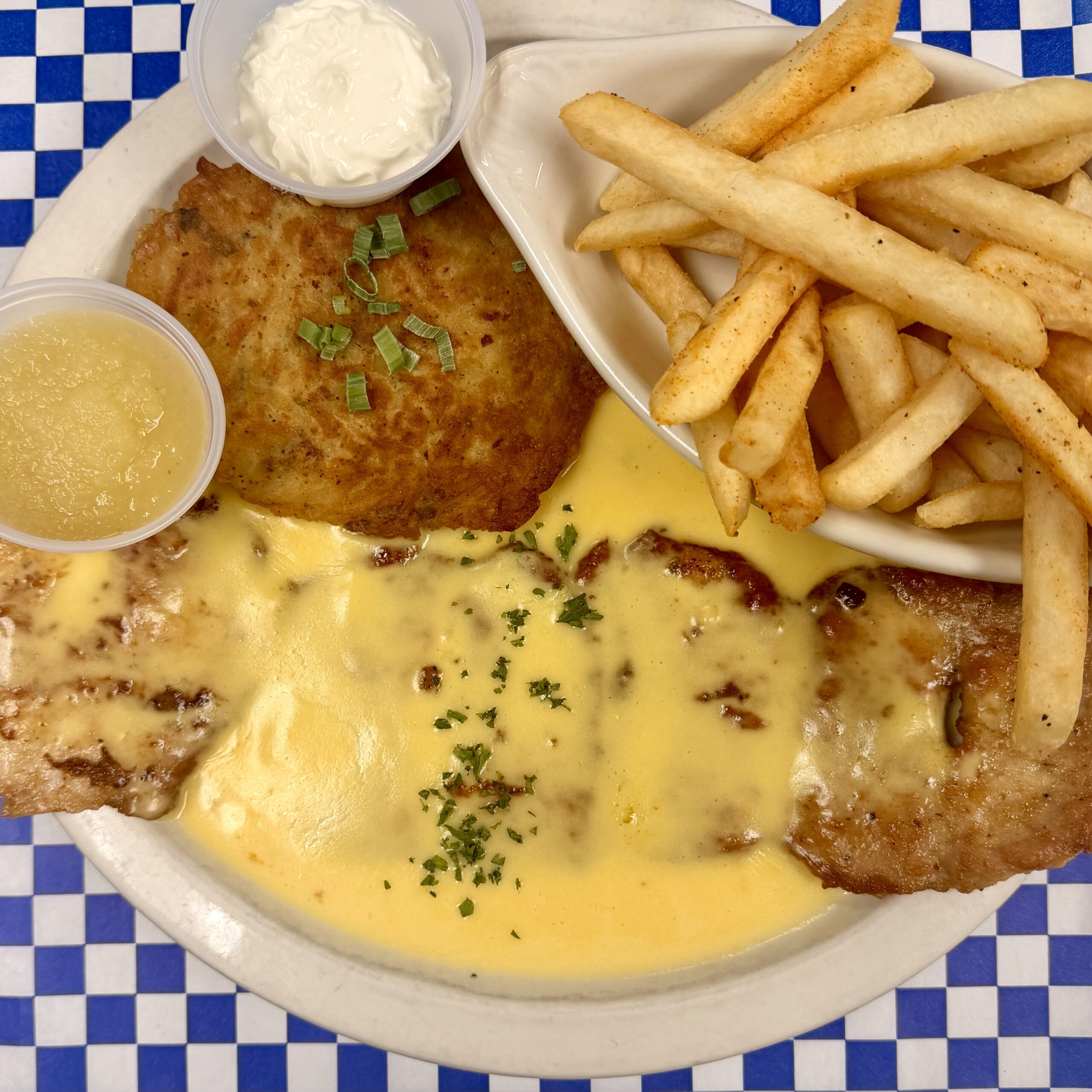 Schnitzel Hollandaise